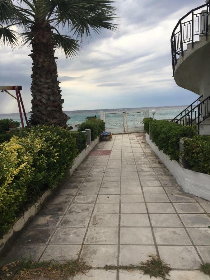 Seafront Maisonette In Фурка Экстерьер фото