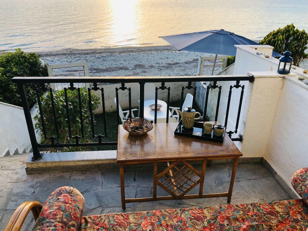 Seafront Maisonette In Фурка Экстерьер фото