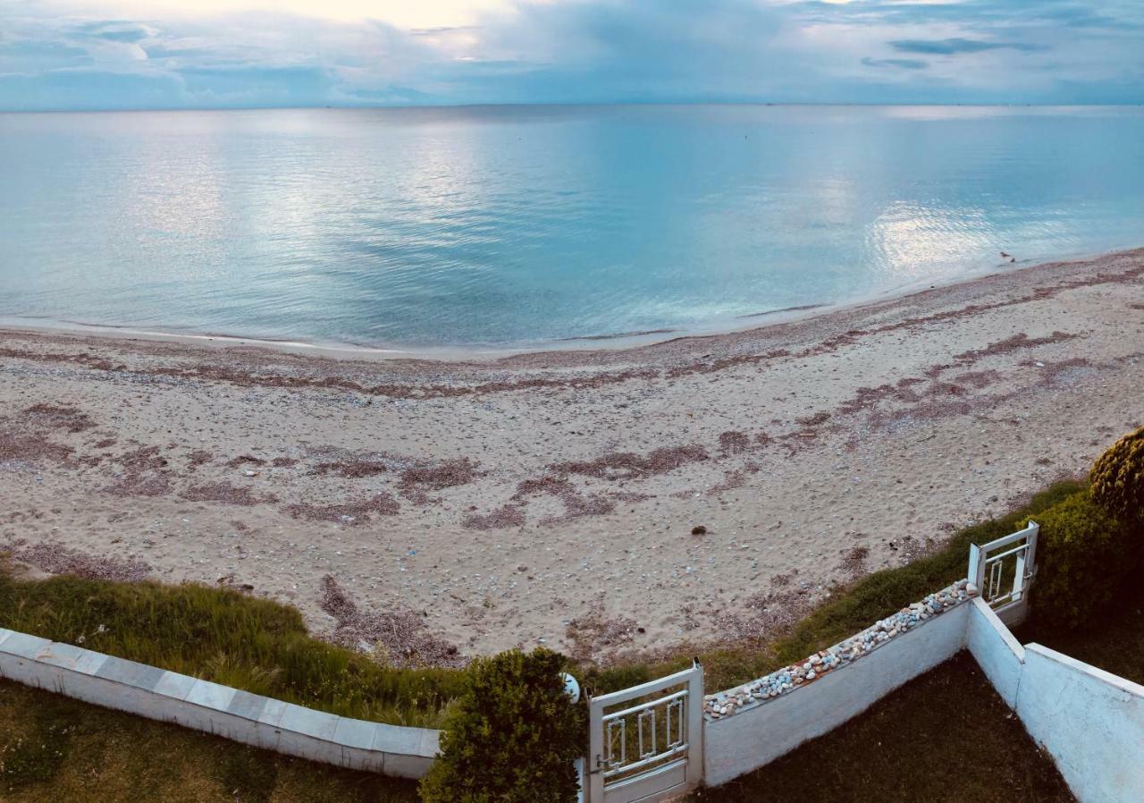 Seafront Maisonette In Фурка Экстерьер фото
